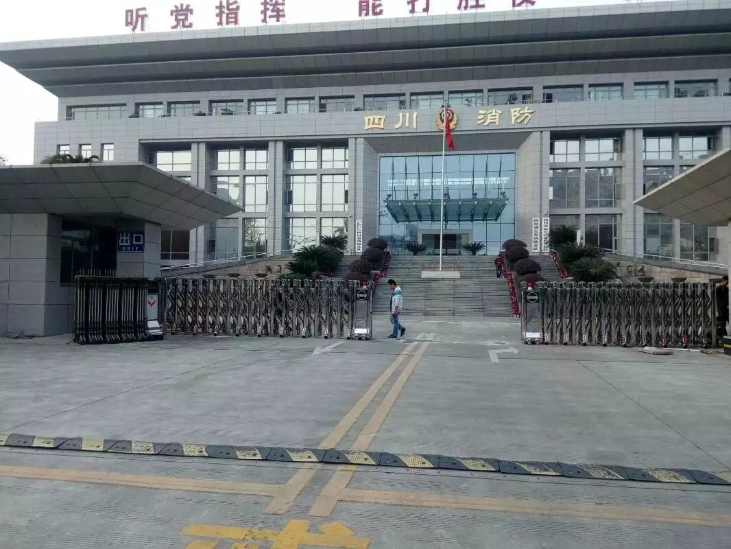 光泽县光泽县四川消防总队伸缩门
